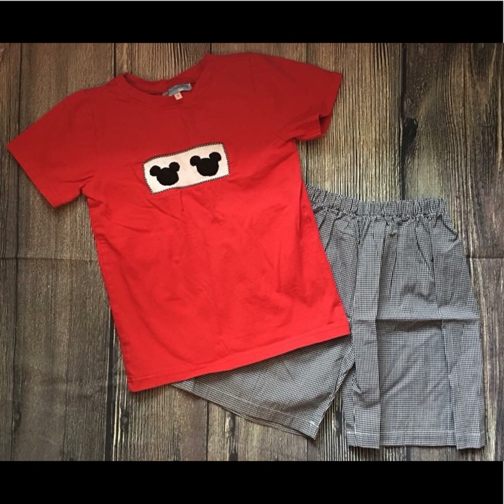 ❌SOLD❌ The Smocking Bug Outfit